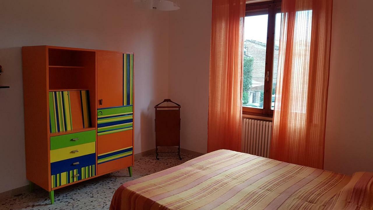 シエーナLa Casina Di Joアパートメント エクステリア 写真